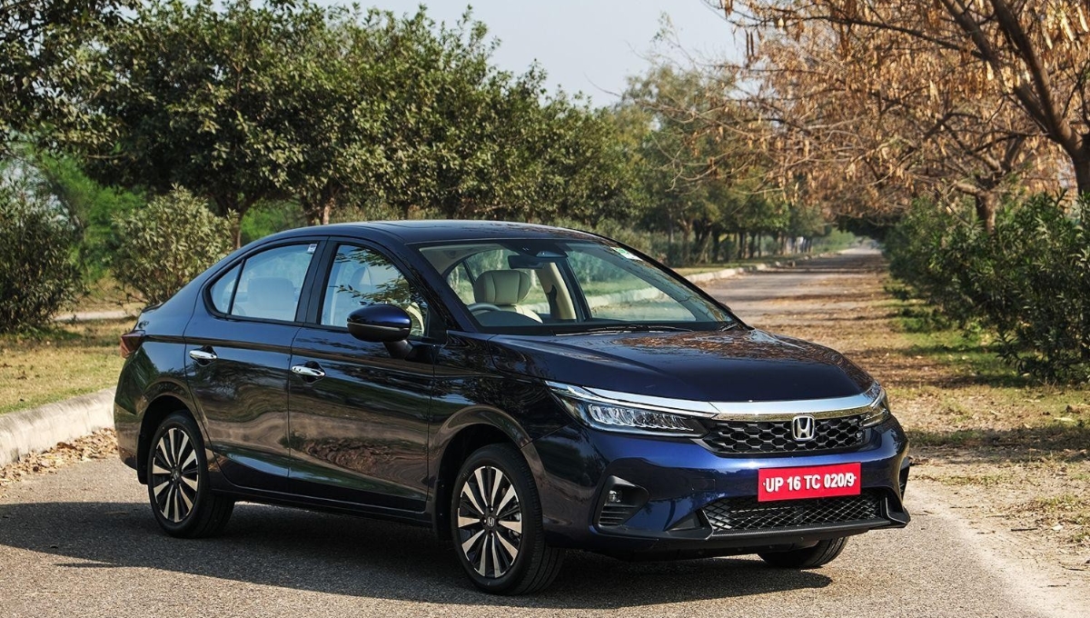 सिर्फ 12.08 लाख में मिलेगी 18.4 kmpl माइलेज वाली Honda City जानें दमदार फीचर्स