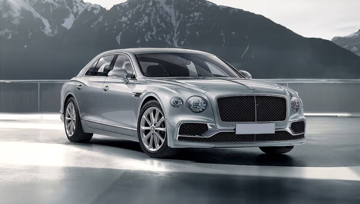 Bentley Flying Spur: 10.2kmpl माइलेज वाली शाही कार, कीमत 5.25 करोड़ से शुरू