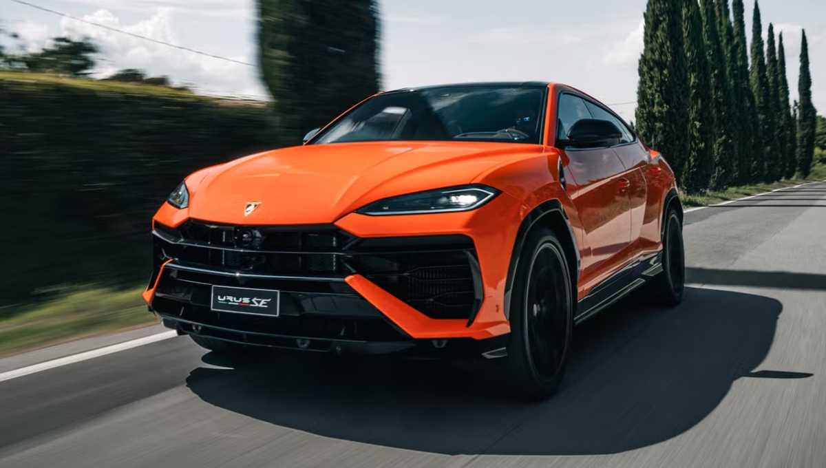 Lamborghini Urus SUV: 4.18 करोड़ की कीमत में 657 BHP का तूफान, जानिए खासियतें