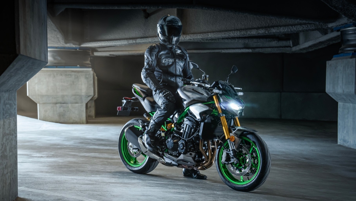 Kawasaki Z900: 9.38 लाख में मिलेगी 240kmph की स्पीड और एडवांस ABS ब्रेकिंग