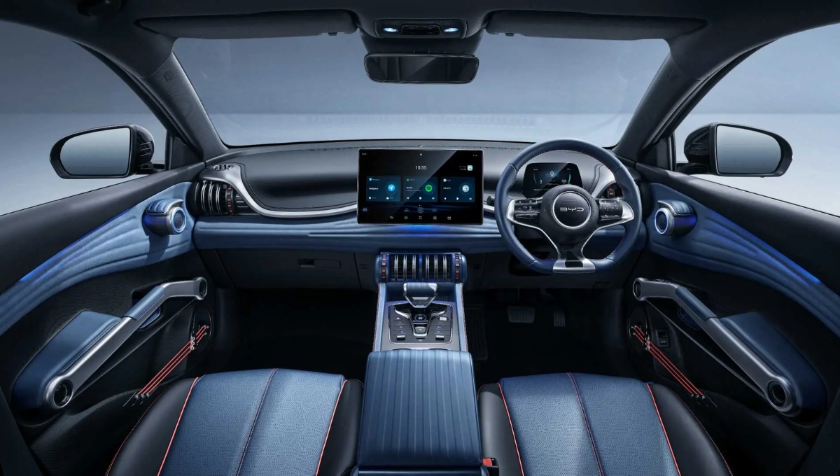 BYD Atto 3 SUV: 33.99 लाख में मिल रही है लग्ज़री सनरूफ, ADAS और 8 स्पीकर साउंड सिस्टम