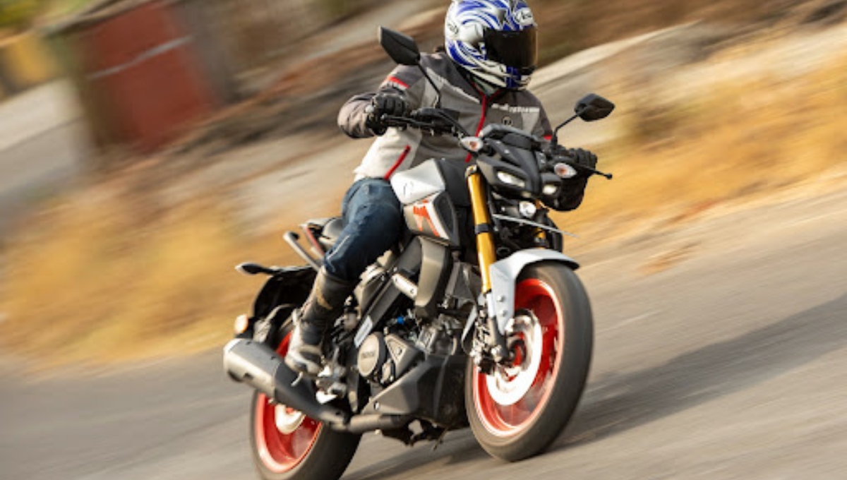 Yamaha MT 15 V2: की कीमत 1.68 लाख, युवाओं की पहली पसंद, अब और भी दमदार फीचर्स के साथ