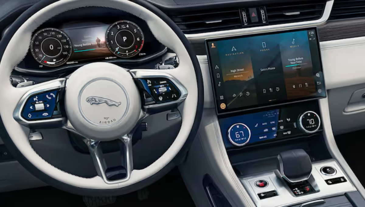 Jaguar F-Pace: दमदार 2.0L इंजन, 210 km/h टॉप स्पीड, कीमत 77.41 लाख से शुरू
