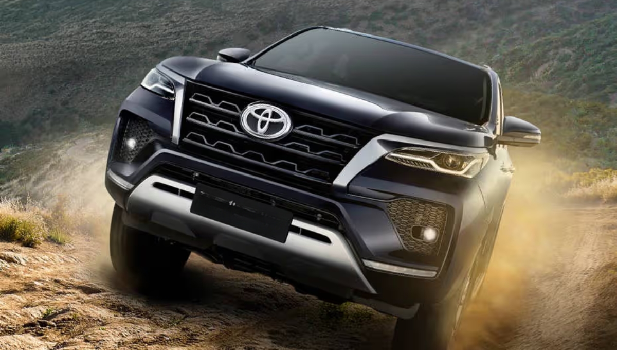 2025 Toyota Fortuner आई नए अवतार में 33.43 लाख में दमदार फीचर्स और शानदार लुक्स