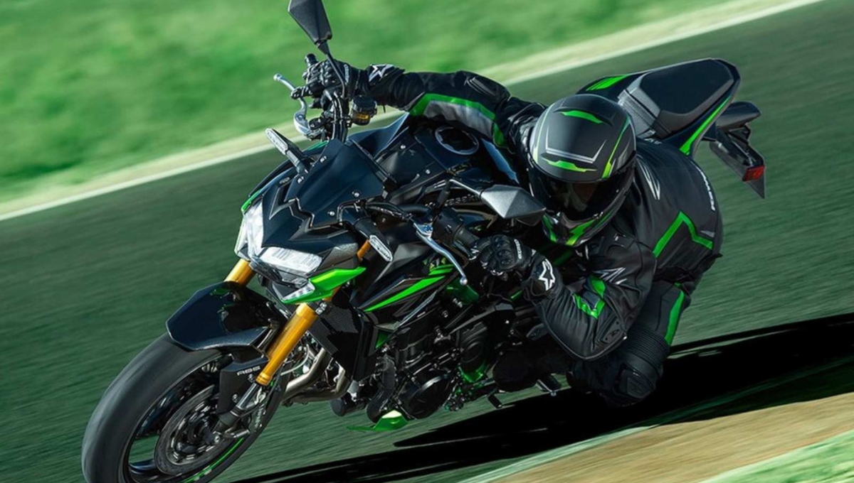 Kawasaki Z900: 9.38 लाख में मिलेगी 240kmph की स्पीड और एडवांस ABS ब्रेकिंग