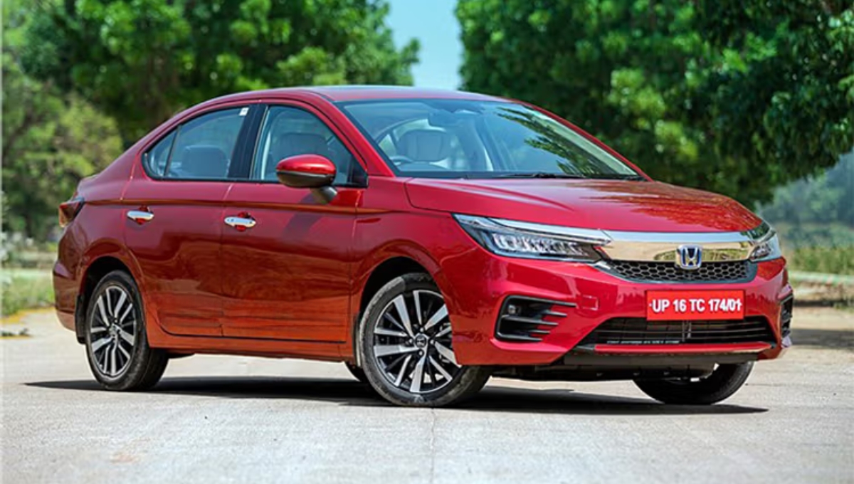 सिर्फ 12.08 लाख में मिलेगी 18.4 kmpl माइलेज वाली Honda City जानें दमदार फीचर्स