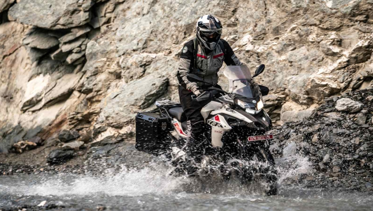500cc ताकत, 46.8 bhp की दमदार परफॉर्मेंस Benelli TRK 502X सिर्फ ₹6.85 लाख में