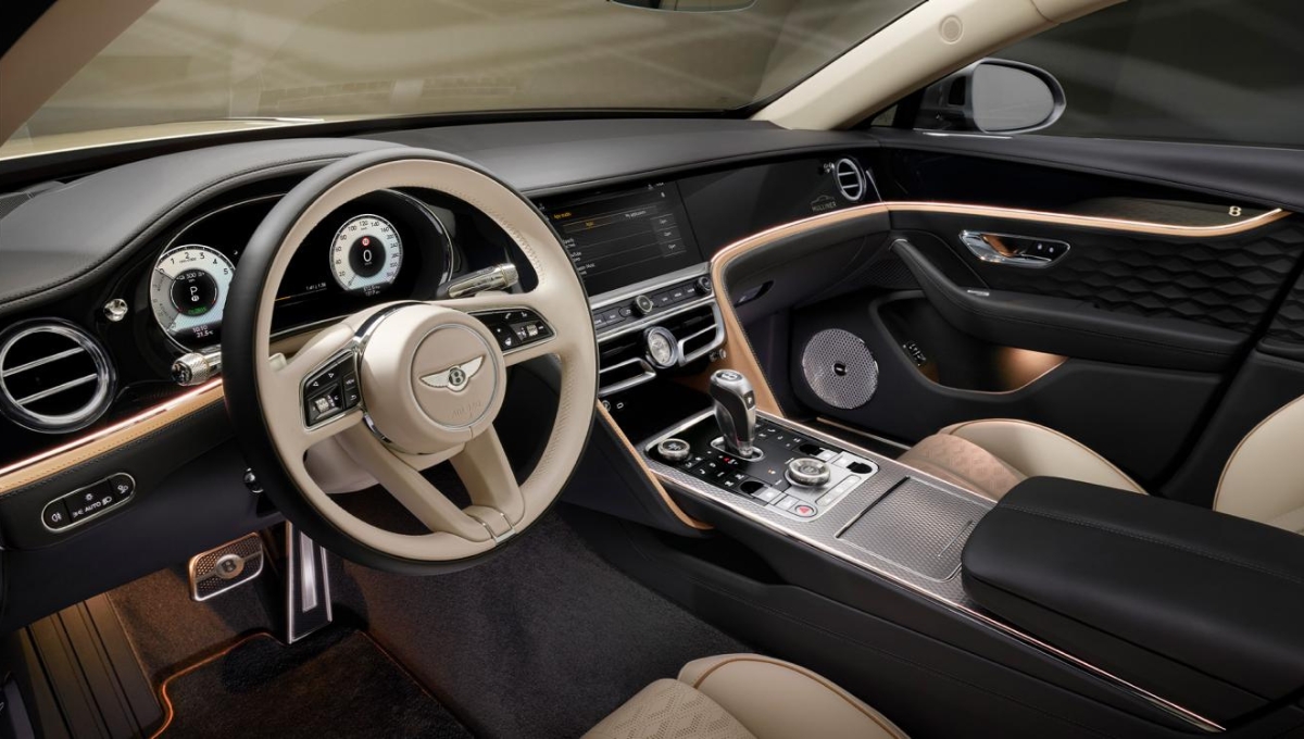 Bentley Flying Spur: 10.2kmpl माइलेज वाली शाही कार, कीमत 5.25 करोड़ से शुरू