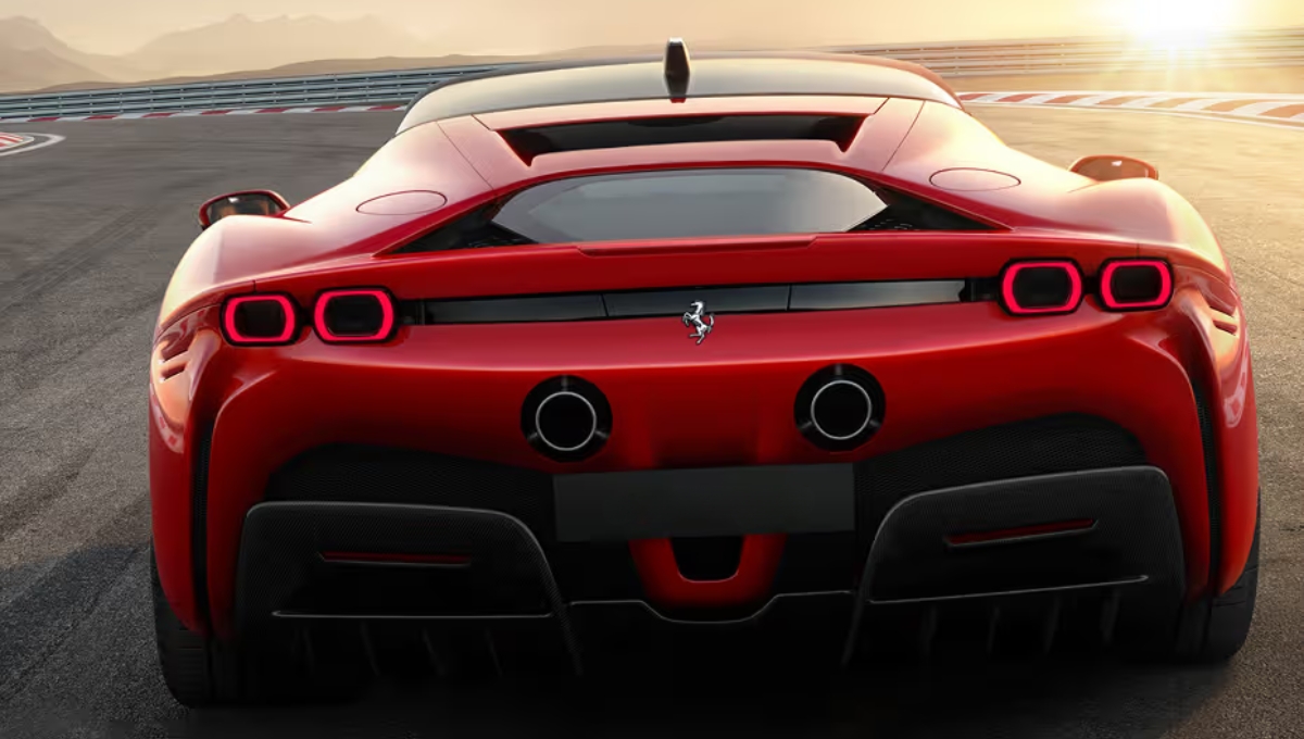 Ferrari SF90 Stradale: आई भारत में 7.5 करोड़ की कीमत पर, 2.5 सेकंड में पकड़ती है 100 की रफ्तार
