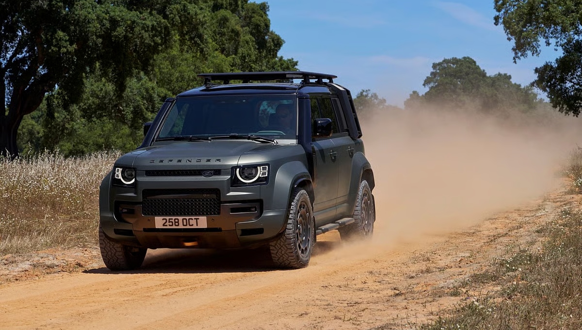 Defender SUV: रफ्तार, लक्ज़री और सेफ्टी का बेजोड़ संगम सिर्फ 2.3 करोड़ में