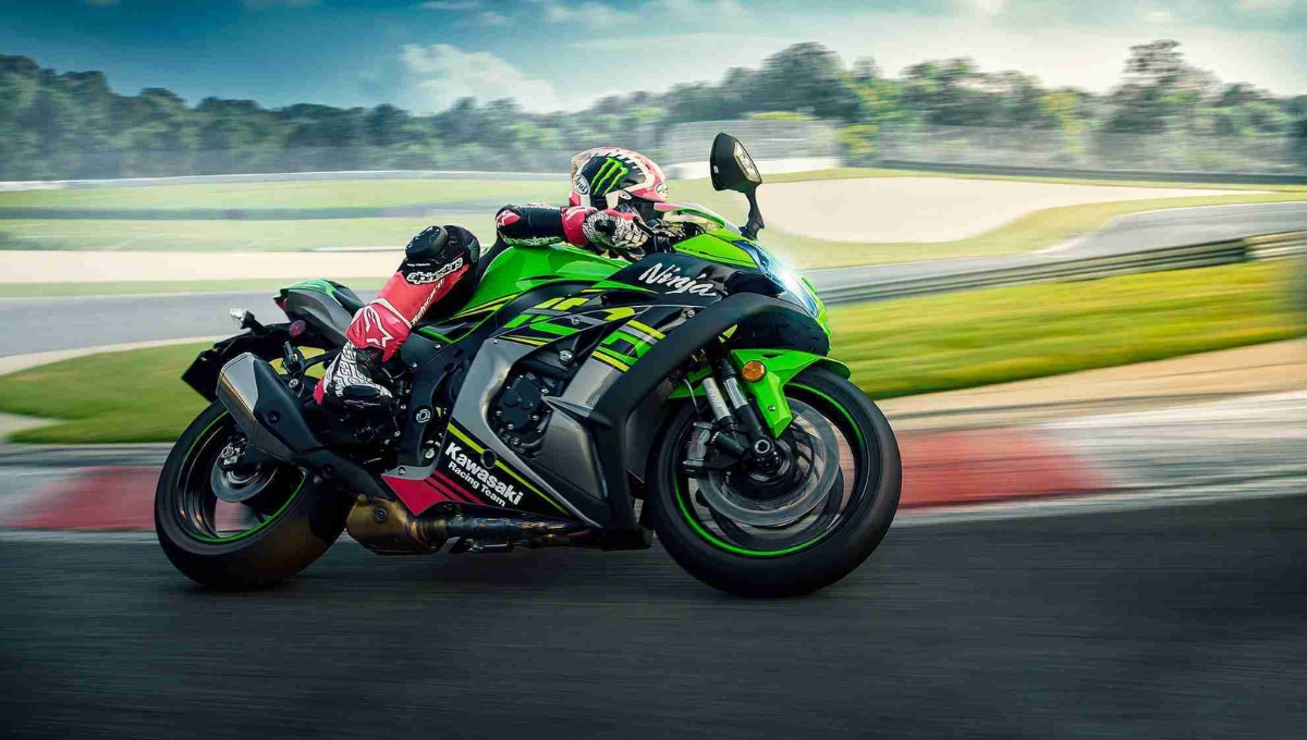 Kawasaki Ninja ZX-10R Review: शानदार पावर, एडवांस फीचर्स और कीमत की पूरी जानकारी