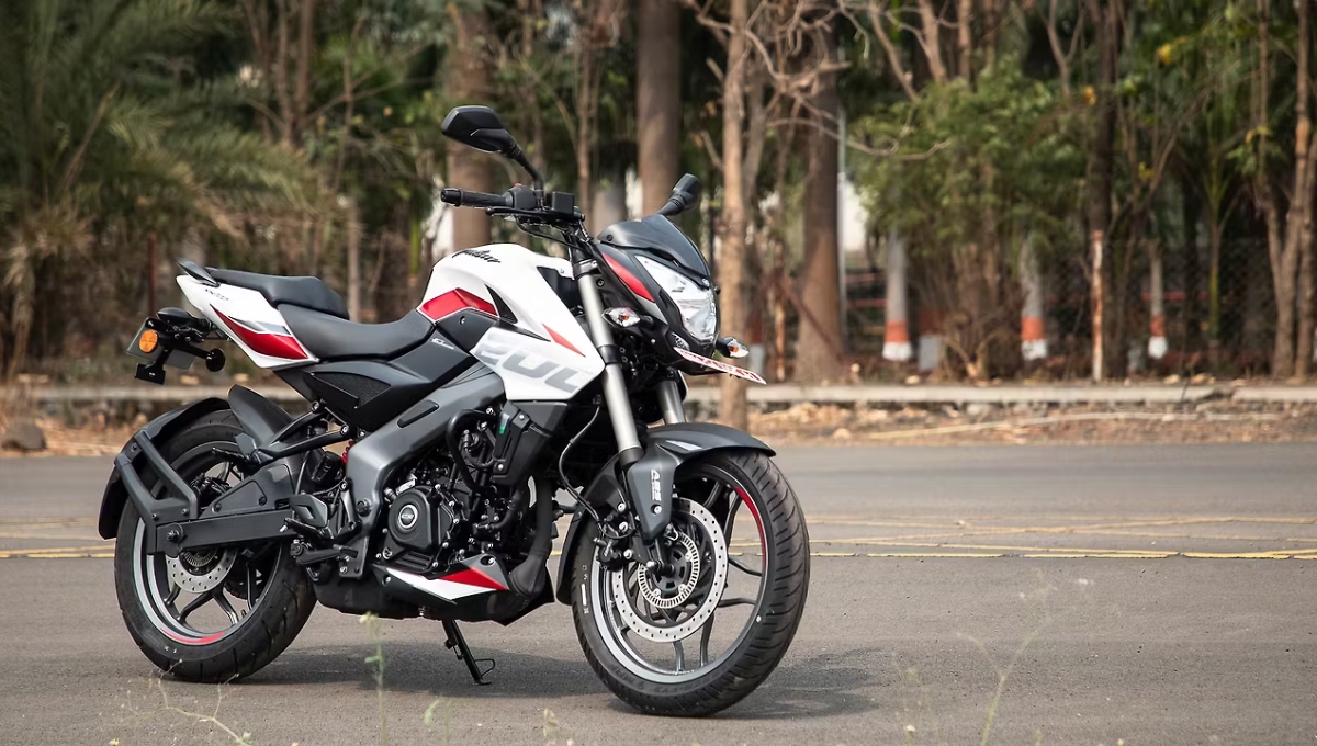 Bajaj Pulsar NS200: 24BHP पावर, एडवांस फीचर्स और शानदार डिज़ाइन, कीमत सिर्फ 1.50 लाख