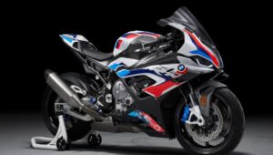 BMW M 1000 RR: 999cc इंजन, 209 BHP पावर और जबरदस्त एडवांस फीचर्स