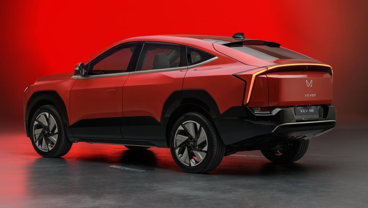 नई Mahindra XEV 9e: 5 सीटर इलेक्ट्रिक SUV, 20 मिनट फास्ट चार्जिंग और 663 लीटर बूट स्पेस