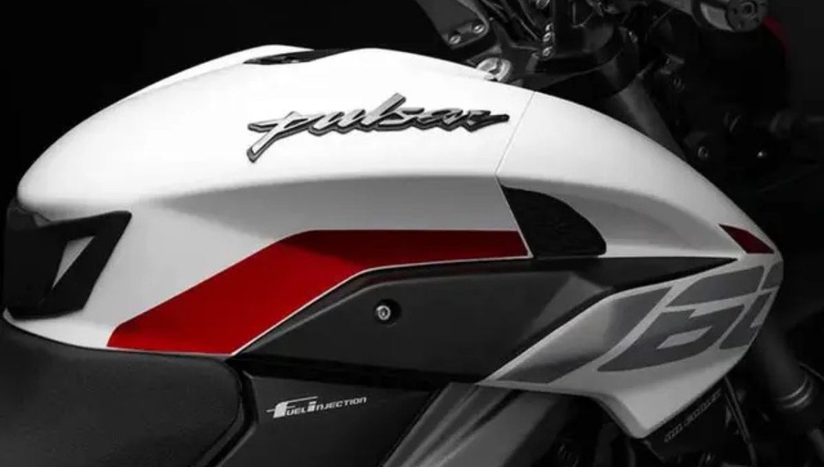 Bajaj Pulsar NS160: पावरफुल 160cc, नाइट्रॉक्स सस्पेंशन और रोमांचक सफर सिर्फ 1.39 लाख में