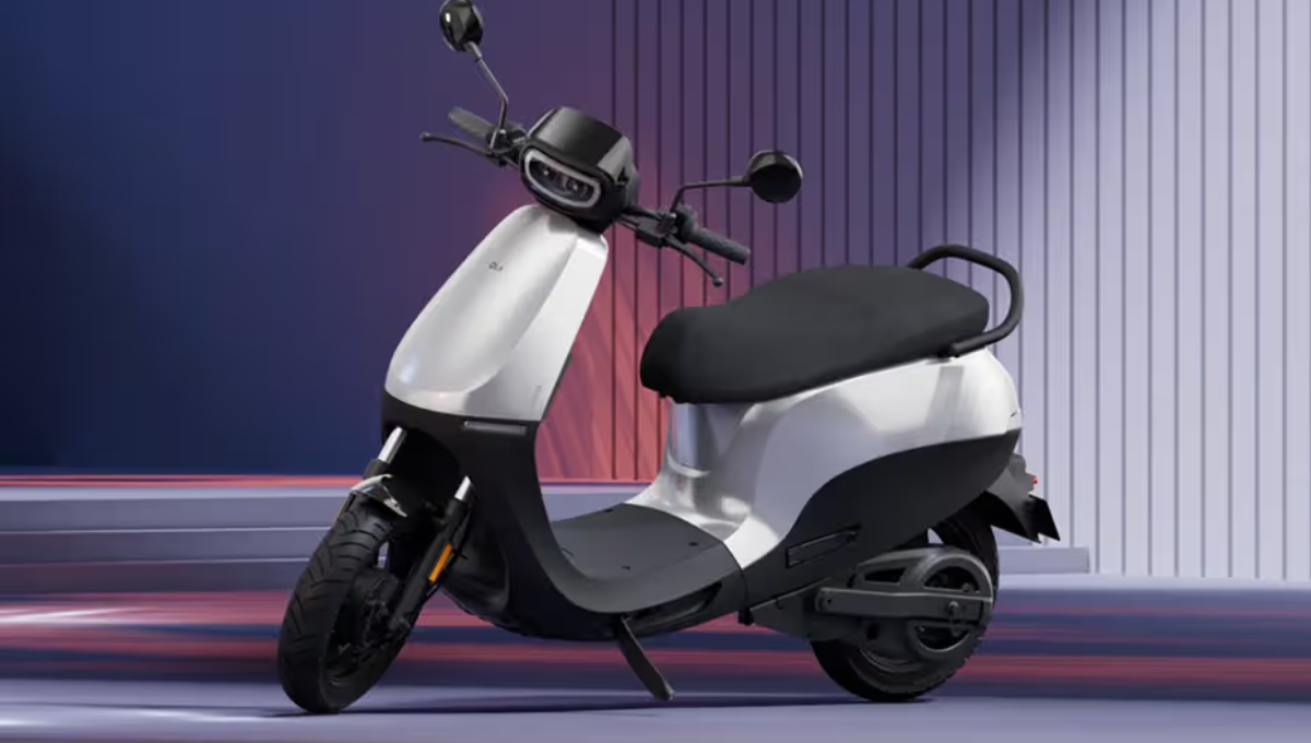 Ola S1 X: स्टाइलिश डिजिटल LCD, क्रूज़ कंट्रोल और 34 लीटर स्टोरेज के साथ, कीमत 1,19,999