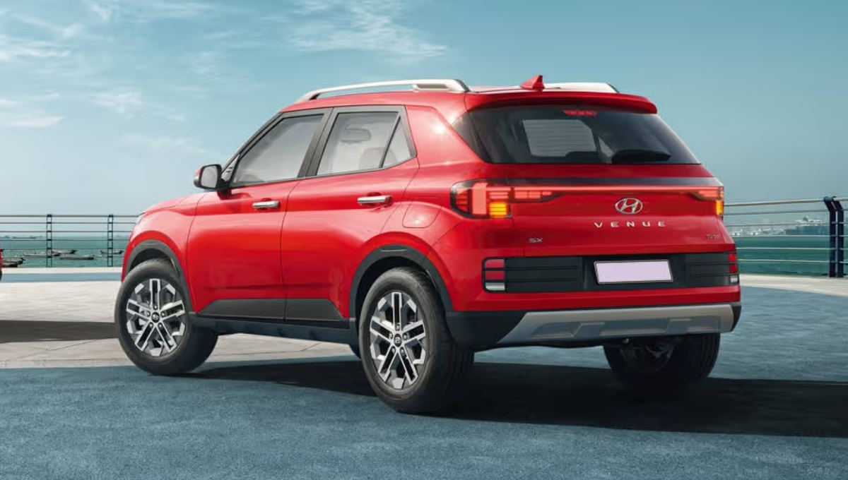 Hyundai Venue: स्टाइलिश SUV 7.94 लाख से, दमदार इंजन और एडवांस फीचर्स के साथ