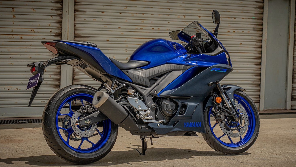 4.65 लाख की Yamaha YZF-R3: दमदार 41.4 bhp पावर और मॉडर्न फीचर्स के साथ