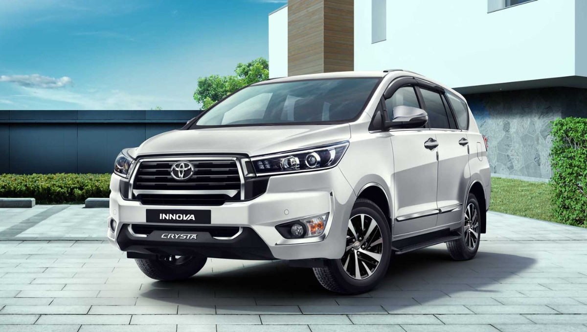 Toyota Innova Crysta: शानदार फीचर्स, बेहतरीन सेफ्टी और 19.99 लाख की शुरुआती कीमत