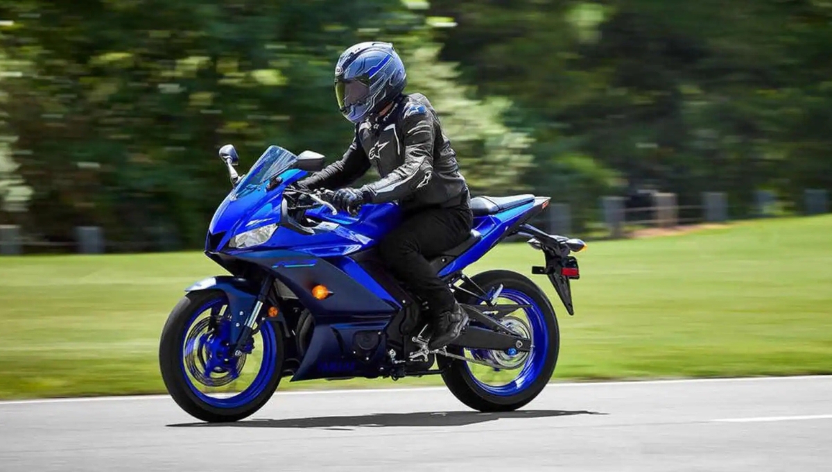 4.65 लाख की Yamaha YZF-R3: दमदार 41.4 bhp पावर और मॉडर्न फीचर्स के साथ