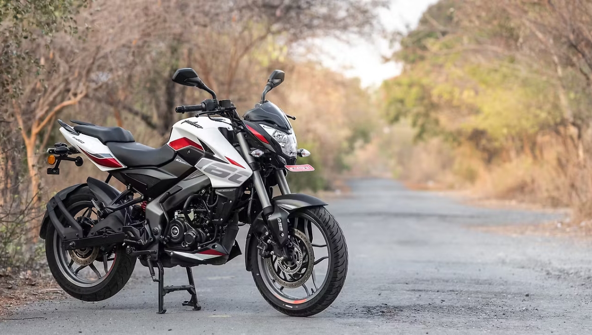 Bajaj Pulsar NS160: पावरफुल 160cc, नाइट्रॉक्स सस्पेंशन और रोमांचक सफर सिर्फ 1.39 लाख में