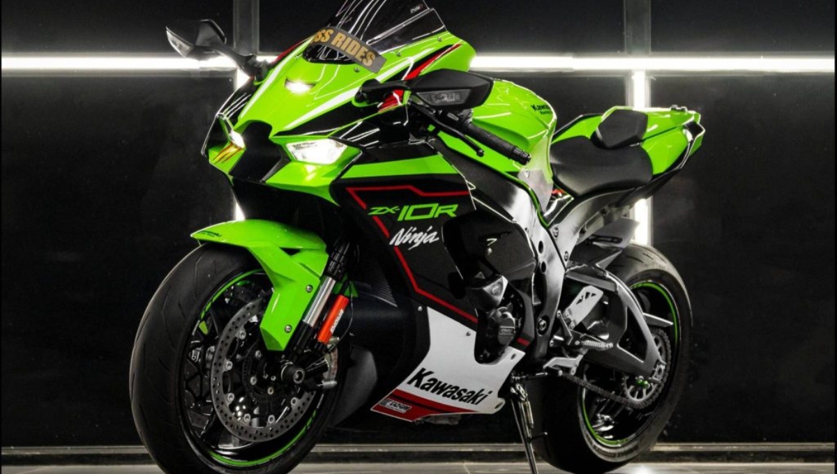नई Kawasaki Ninja ZX-10R: 998cc सुपरबाइक, क्विकशिफ्टर और स्टाइलिश LED हेडलाइट्स के साथ