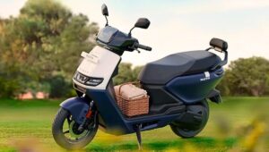 Ather Rizta 2025: 4.3 kW पावर, 80 kmph टॉप स्पीड, और स्मार्ट इलेक्ट्रिक स्कूटर कीमत ₹1,50,000
